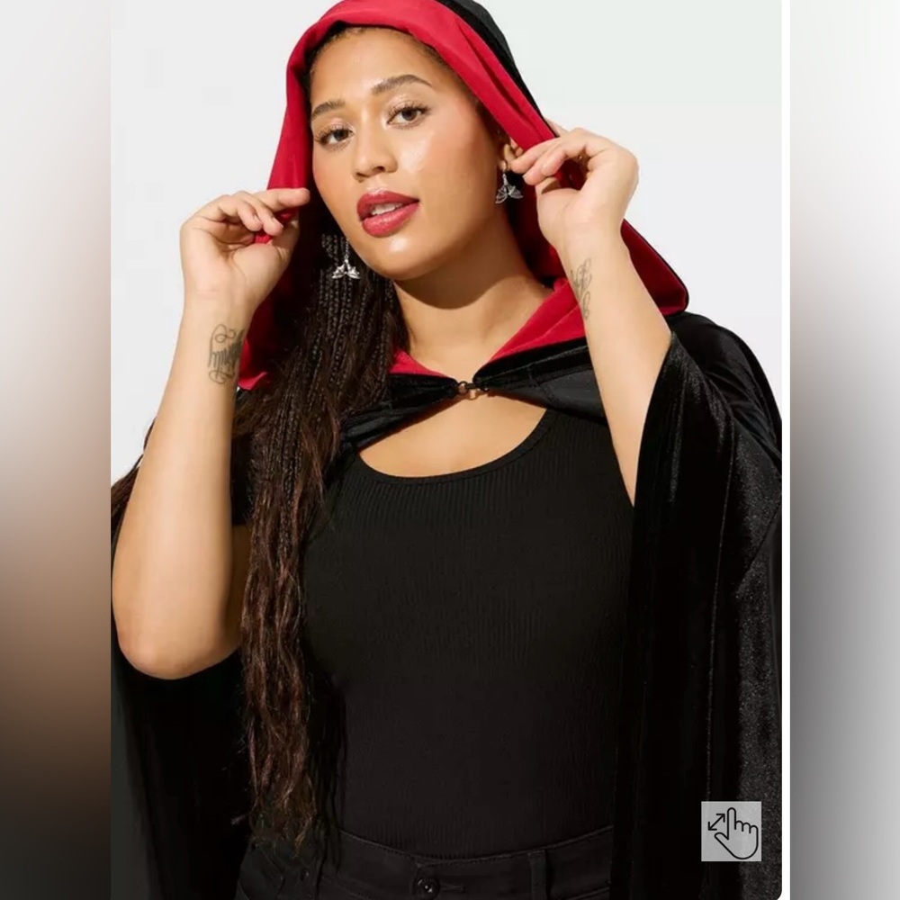 Torrid Wiccan/Pagan Short Velvet Cloak. NWOT